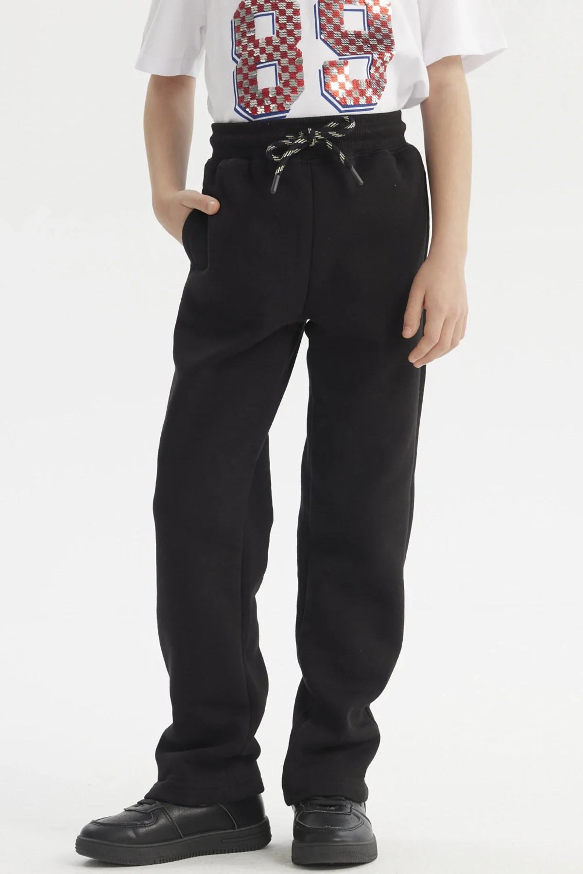 Pantalón Buzo Niño Calce Recto Negro