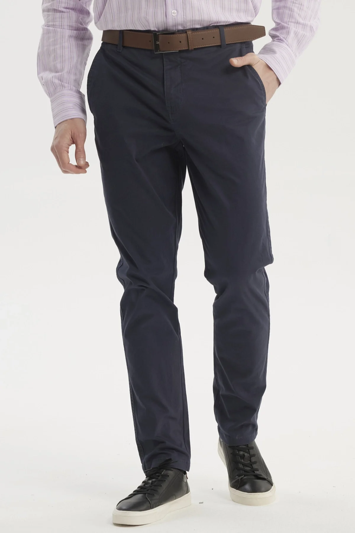 Pantalón Hombre Chino Cinturón Azul Marino