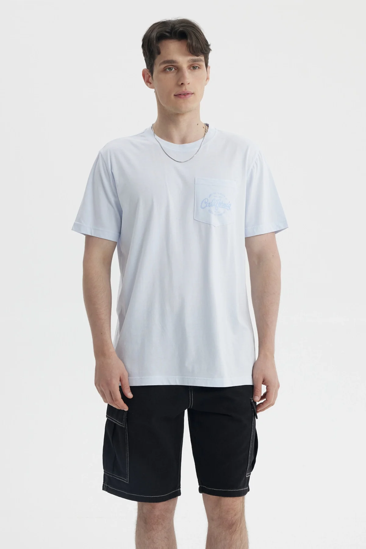 Polera Hombre Con Bolsillo Print Celeste Claro