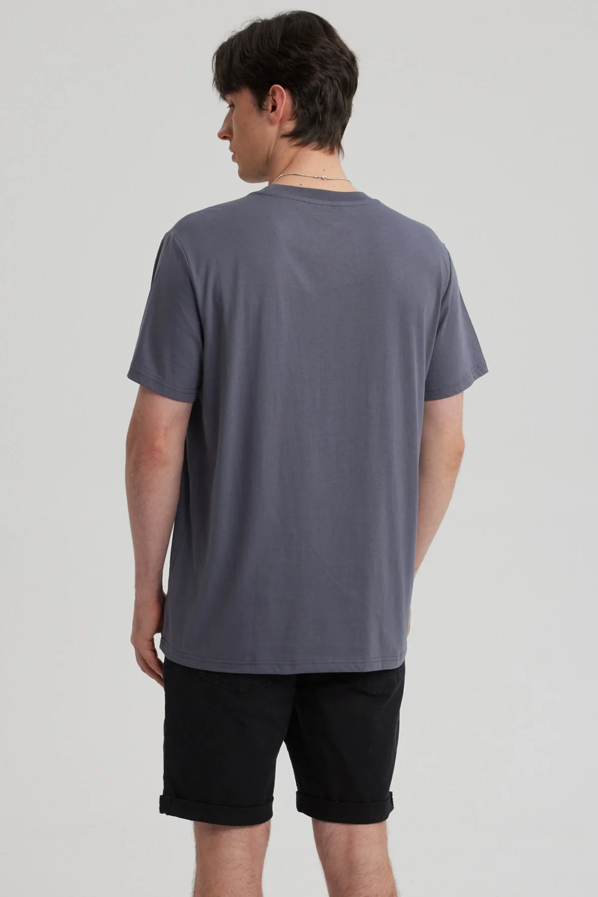 Polera Hombre Regular Fit Básica Gris Oscuro - Image 3