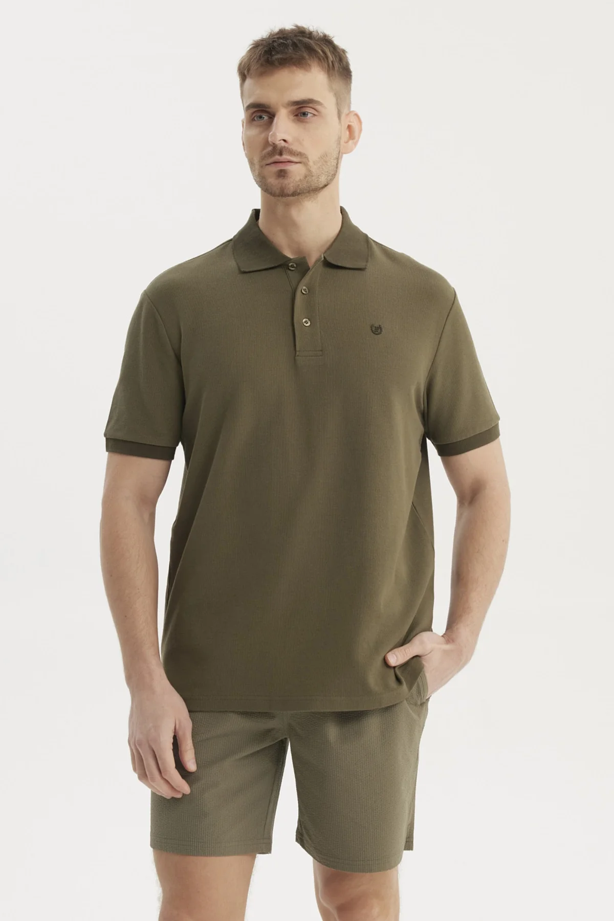 Polera Hombre Pique Wafle Con Botones Verde Olivo