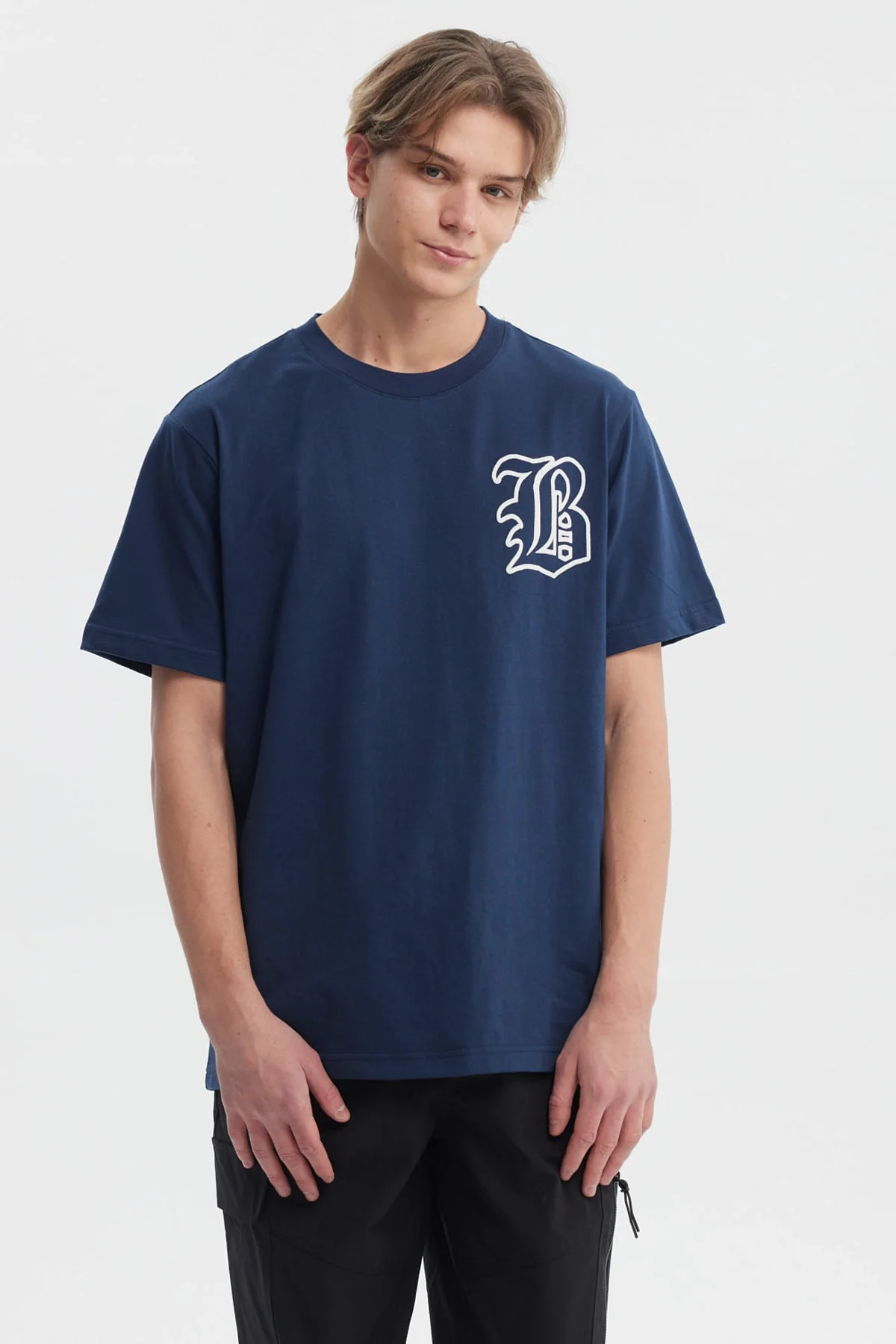 Polera Hombre Regular Fit Letra Azul