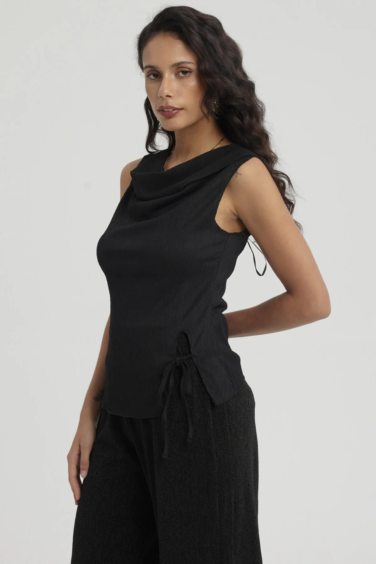 Polera Mujer Con Dobles Abertura Negro - Image 2
