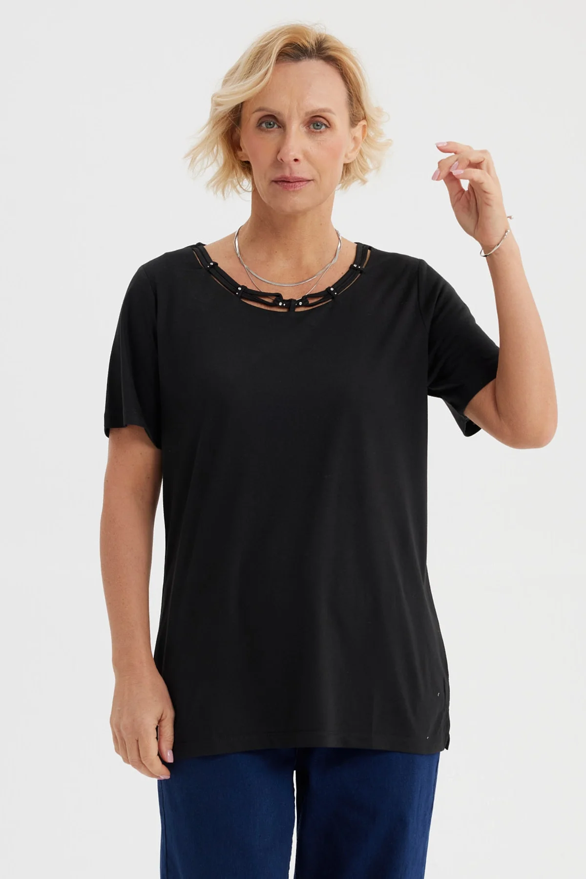 Polera Mujer Detalle Cuello Negro