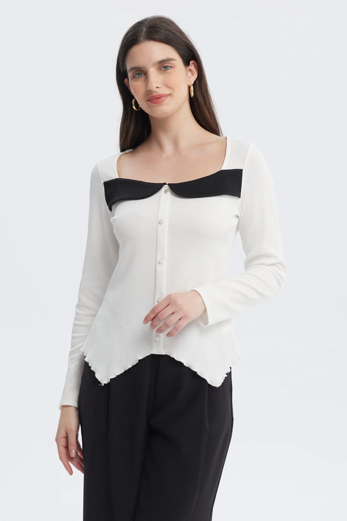 Polera Mujer Escote Cuadrado Aplicación Botones Crudo