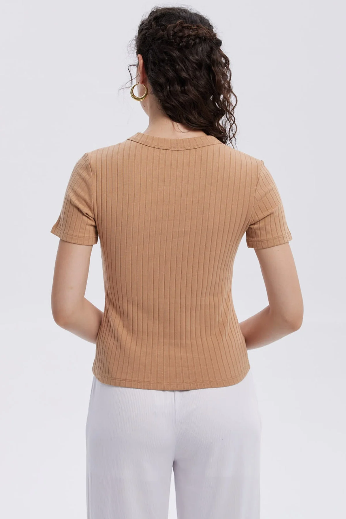Polera Mujer Rib Crop Lisa Camel - Image 3
