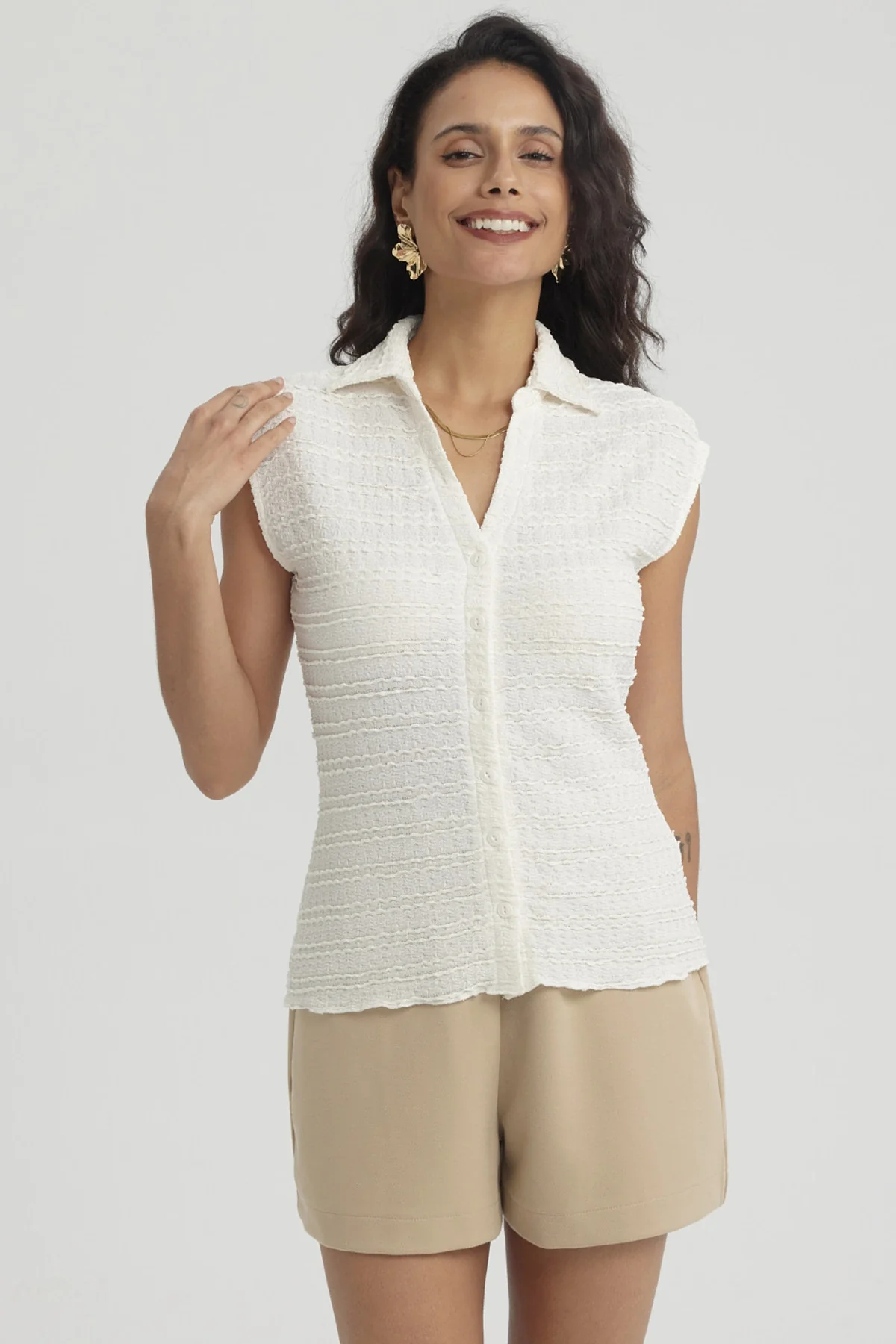 Polera Mujer Textura Abotonada Crudo