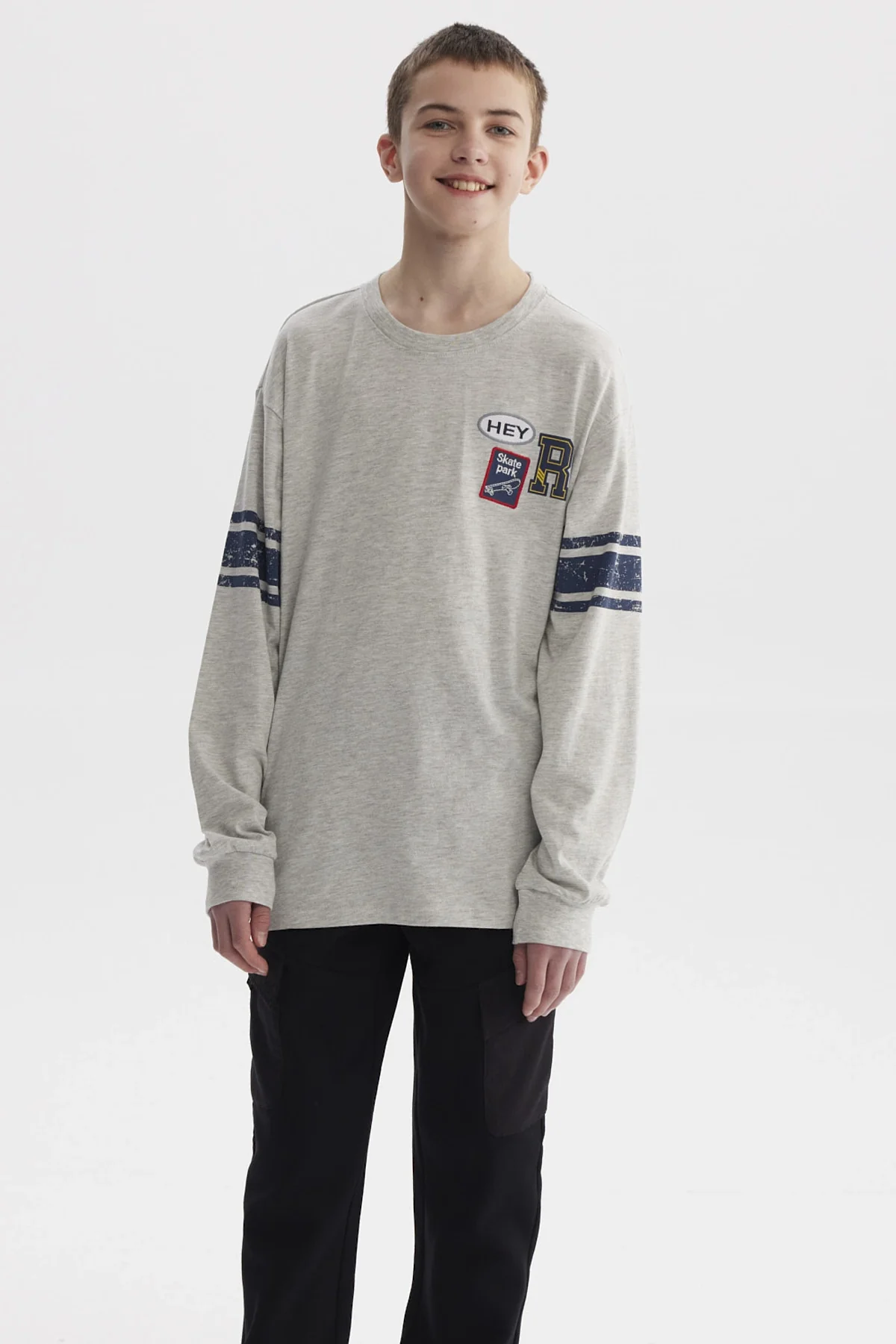 Polera Niño College Con Franjas Gris Melange