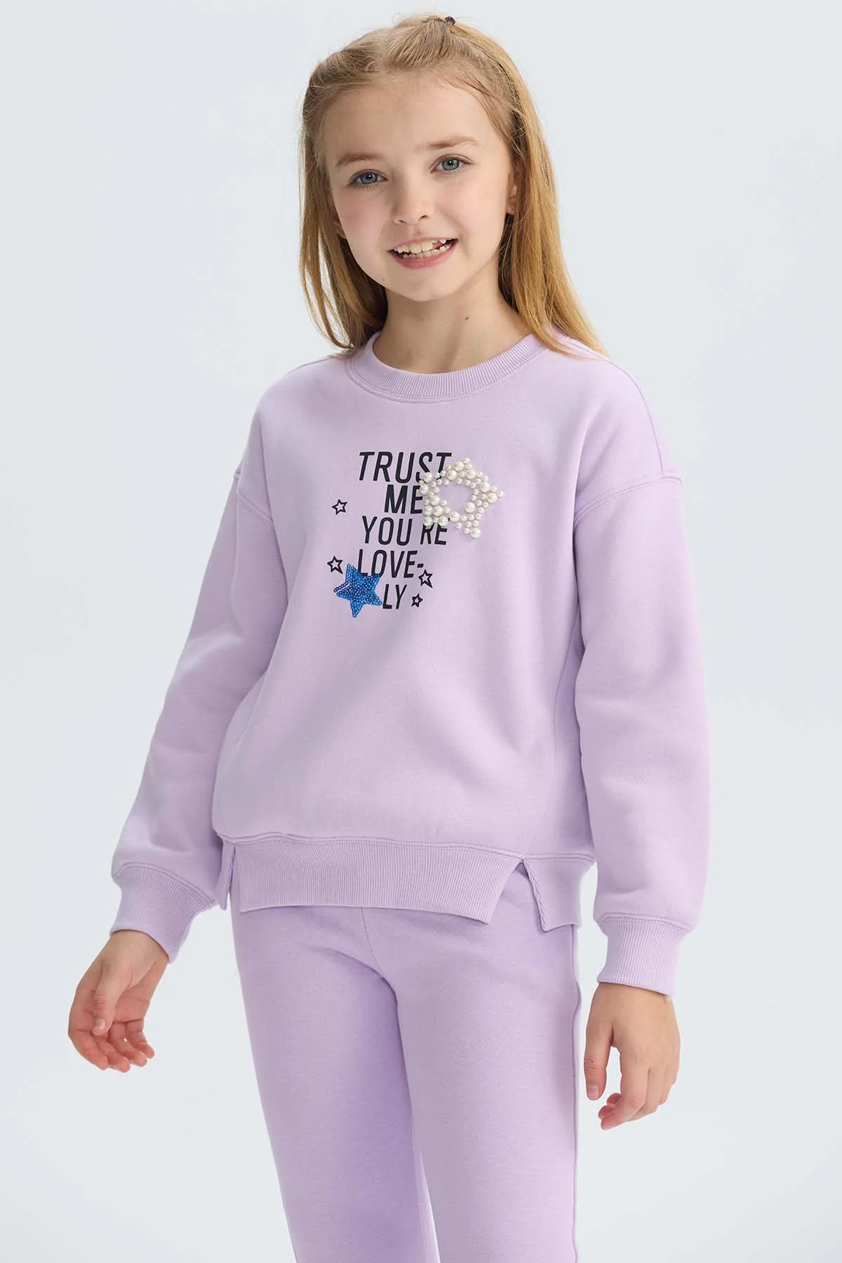 Polerón Niña Cerrado Con Print Lila